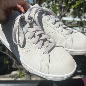 Adidas womens Suede Sneakers barely worn